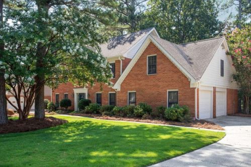 1816 Chestnut Grove Dr, Marietta, GA 30066-4433