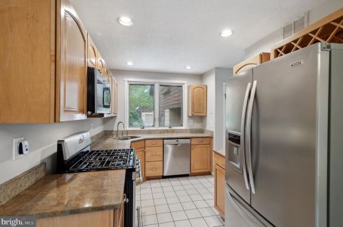 331 Sayre Dr, Princeton NJ  08540-5840 exterior