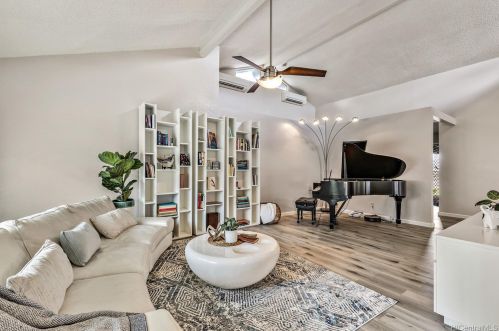 95-680 Lauawa St, Mililani, HI 96789
