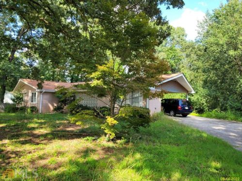 734 Sinyard Rd, Lithia Springs, GA 30122-2520