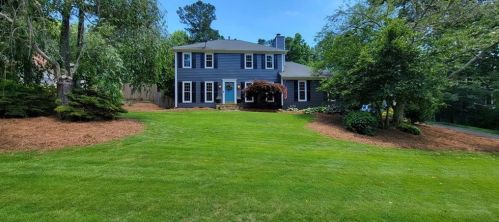 17 Flint Ridge Dr, Mableton, GA 30126-1466
