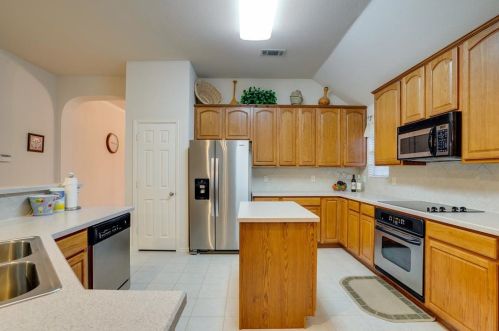 8028 Pretoria Pl, Fort Worth TX  76123-1831 exterior