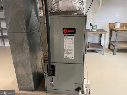 3392 Petersburg Pike, Franklin WV 26807-5635 exterior