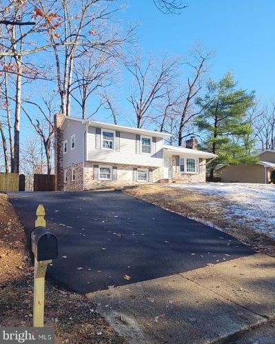 431 Deerwood Dr, Fredericksburg, VA 22401-2214