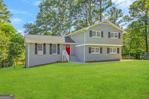 935 Sweet Briar Trl, Conyers GA  30094-3853 exterior