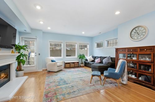 1402 Byron St, Chicago, IL 60613-5673