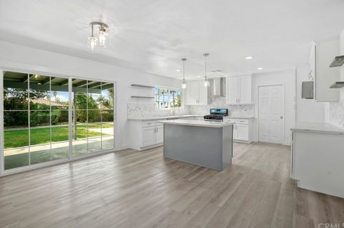 6337 Westview Dr, Riverside CA  92506-5325 exterior