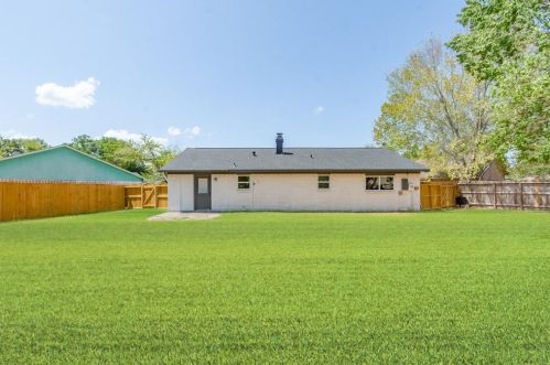 9813 Wren Ct, Conroe TX  77385-3729 exterior