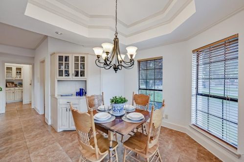 2312 Colleen Ct, Carrollton TX 75007-2037 exterior