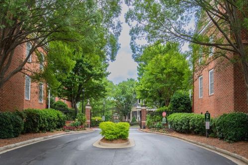 4905 Ivy Ridge Dr, Atlanta, GA 30339-1368