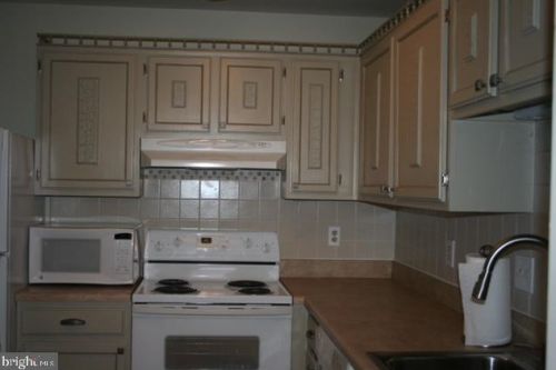 2829 Chablis Cir, Woodbridge VA  22192-1913 exterior