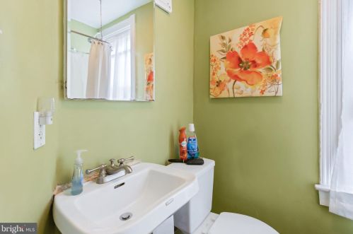 32 Ross St, Lancaster PA  17602-1942 exterior