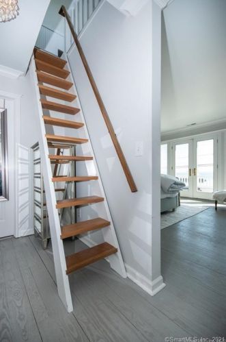 25 Beach Dr, Norwalk CT  06853-1811 exterior