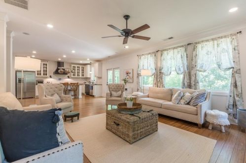 1648 Beacon Hill Blvd, Atlanta GA  30329-2556 exterior