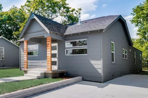 2735 Grafton Ave, Dallas TX  75211-5512 exterior