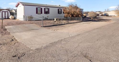 963 Dawnview Dr, Pueblo, CO 81007-6330