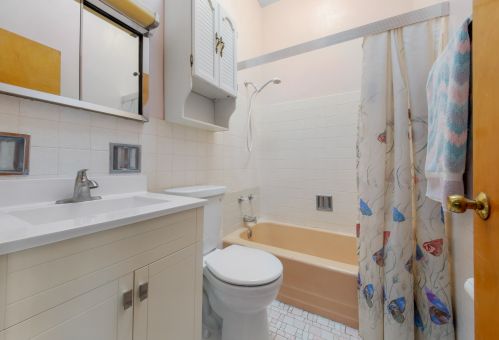 8457 North Ter, Niles IL  60714-2369 exterior