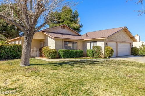 42333 Hickory Glen Ave, Lancaster, CA 93536-3743