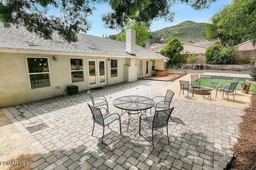 1258 Los Amigos Ave, Simi Valley CA  93065-4025 exterior