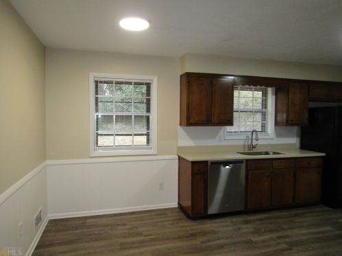 1501 Tanglewood Way, Conyers GA  30012-4056 exterior
