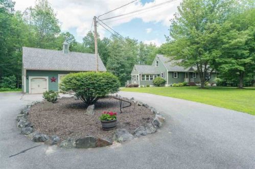 2 Corbett Rd, Barrington, NH 03825-7263