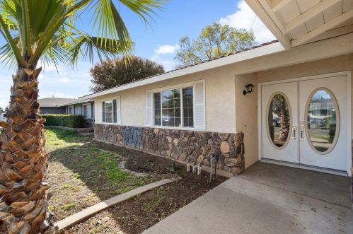 8716 Lodestone Cir, Elk Grove CA  95624-2520 exterior