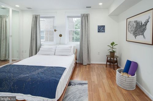 637 Lombard St, Philadelphia PA  19147-1416 exterior