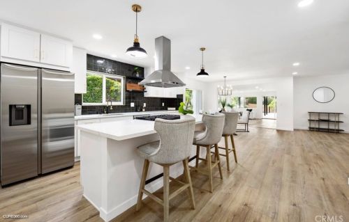 915 Alta Vista Dr, Vista CA  92084-5517 exterior