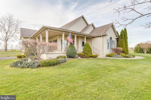1007 Pembroke Way, Charles Town, WV 25414-5151