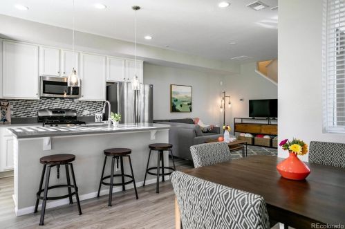607 Richfield St, Denver CO  80017-2189 exterior