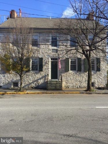 131 East St, Carlisle, PA 17013-2511