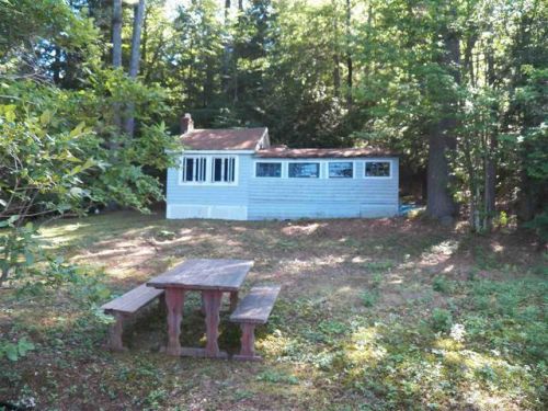 20 Baker Ave, Deerfield, NH 03037-1112
