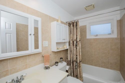 26 Sunrise Cir, Wallingford CT  06492-3225 exterior