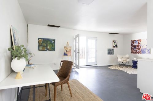 2832 Mayfield Ave, Glendale CA 91214-3816 exterior