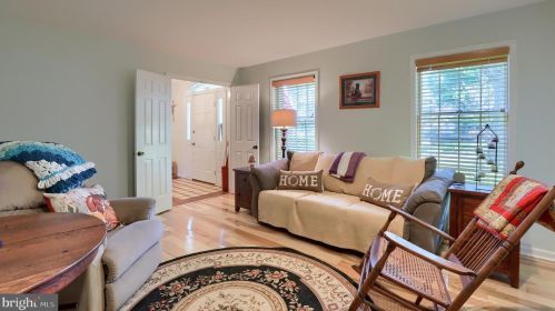 131 Bentley Ln, Lancaster PA  17603-6203 exterior