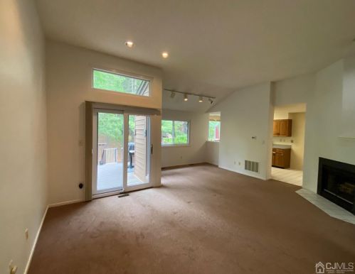 252 Sayre Dr, Princeton NJ  08540-5841 exterior