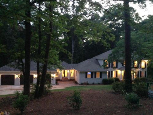 102 Willowcrest Way, Lagrange, GA 30240-6316