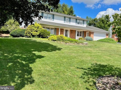 240 Rhonda Dr, York, PA 17408-6115