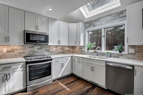 97 Main St, Niantic, CT