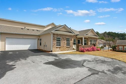 211 Villa Park Cir, Stone Mountain, GA 30087-6778