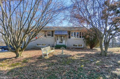 3360 Indian Rock Dam Rd, York, PA 17408-7369