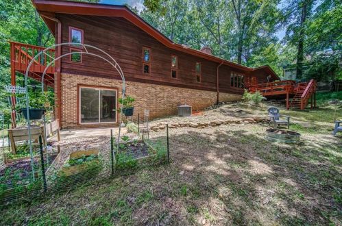 5055 Shore Dr, Conyers GA  30094-4711 exterior