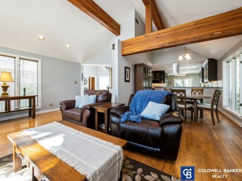 858 Ellis St, Palatine, IL 60067-5917