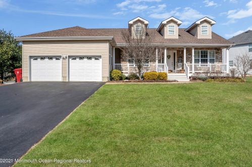 345 Columbus Cir, Berkeley Township, NJ 08721-2786