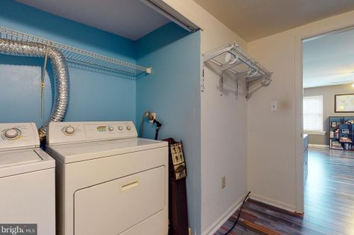 1523 Green St, Philadelphia PA  19130-4005 exterior