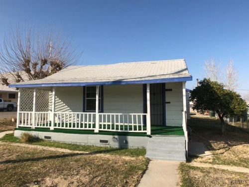 124 Pico St, Taft, CA 93268-3930