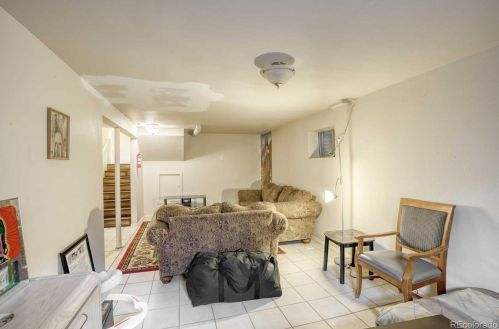 1060 Naples Way, Aurora CO 80017-3170 exterior