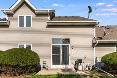 820 Elizabeth Ln, Pingree Grove IL  60140-7715 exterior