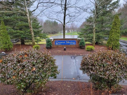 46 Grand Blvd, Ellington CT  06029-3895 exterior