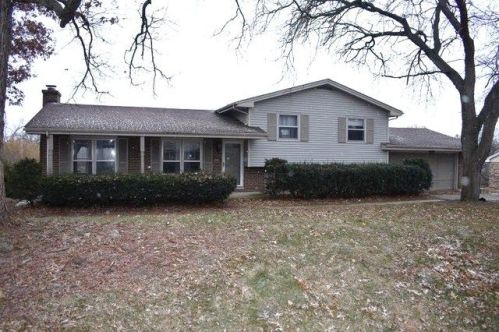 220 Orchard Ave, Oswego, IL 60543-8867